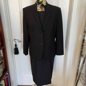 Hugo Boss 2-piece suit - worn a few times